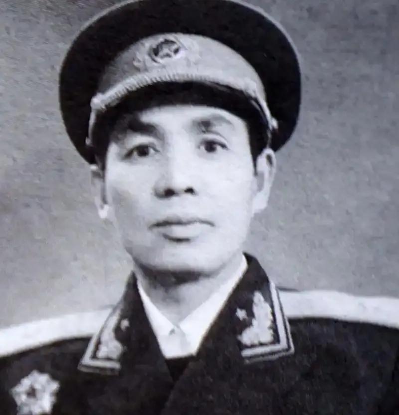 1976年，南京军区司令员丁盛要求去上海疗养时，叶帅是坚决不同意的，只可惜丁盛并