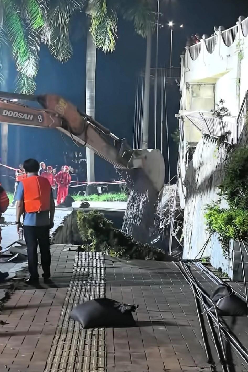 一觉醒来，防洪墙快顶不住了广西南宁，感谢当初那位力排众议也要修建堤坝的市长吧，
