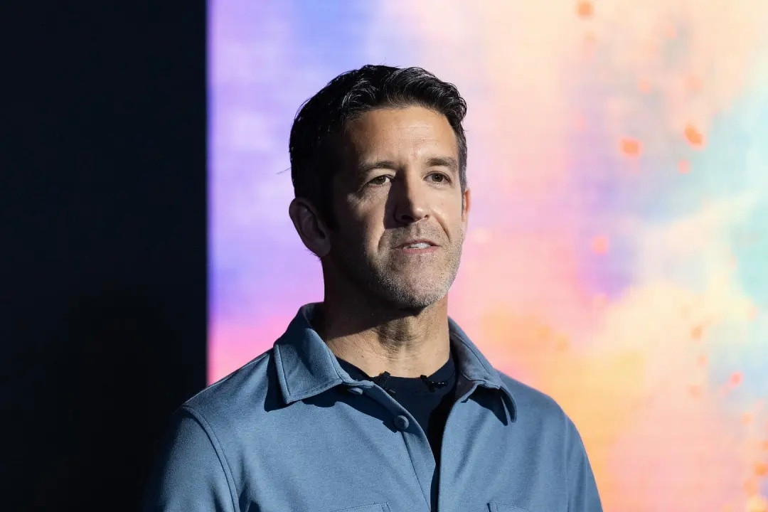 苹果更换CEO原因首次曝光苹果终于要换CEO了！库克即将卸任，接棒的新人就是约翰