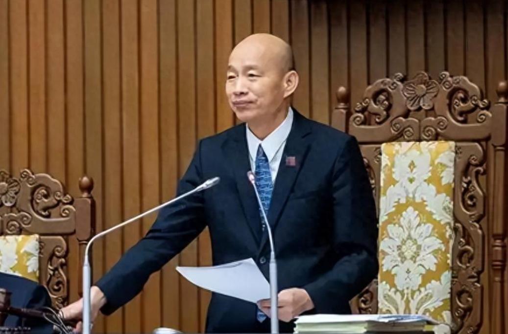 韩国瑜和傅崐萁做出了背叛郑丽文的决定！4月24日，民进党团在立法机构提出了“谴责