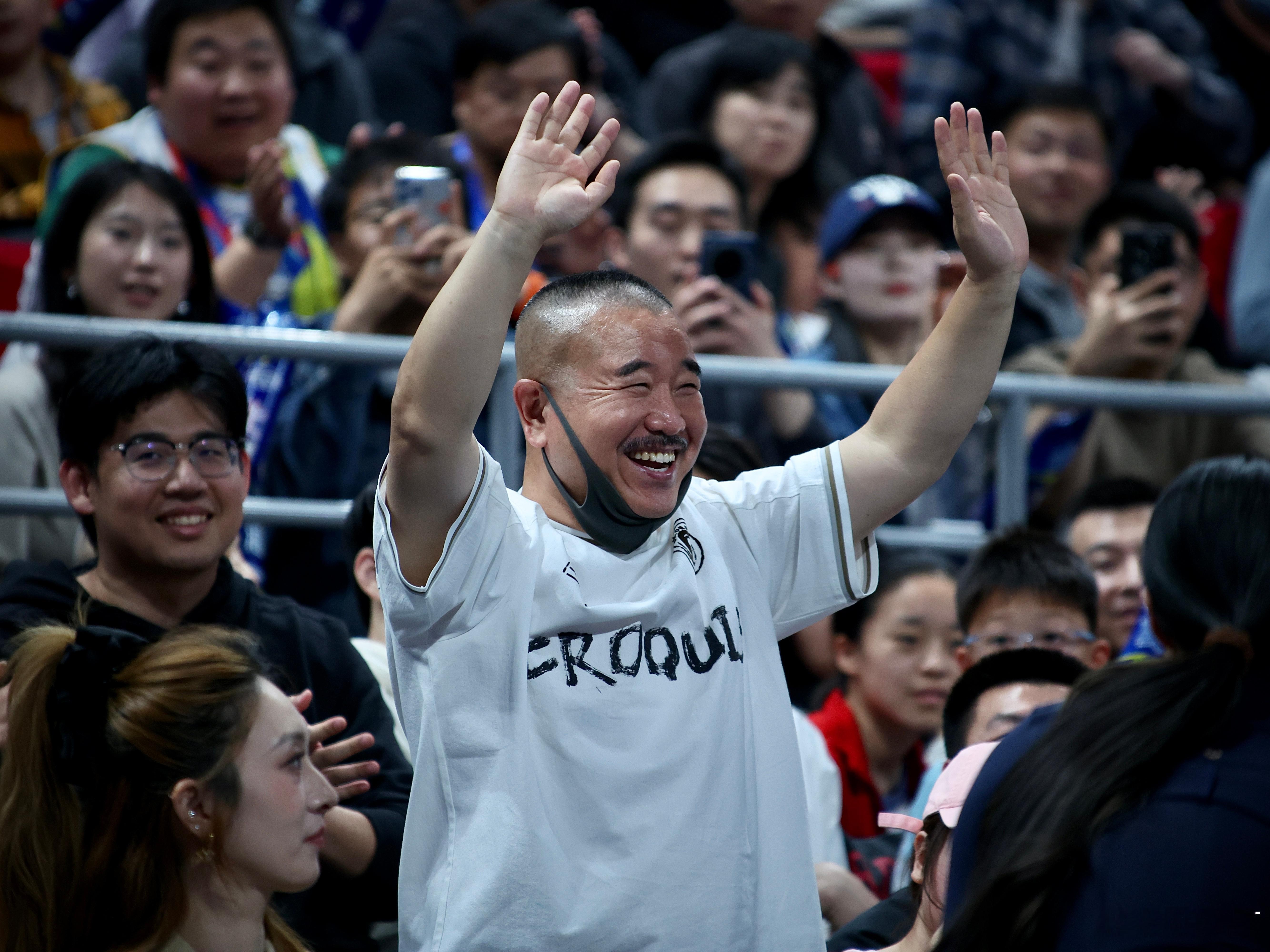 北京首钢罗老师拍的新外援照片，深夜发！看见您可就抄上了最后来张刘能治一下发图强