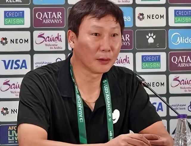 狂妄！自大！越南主教练竟然说自己并没有把国足放在眼里，全队上下对进入亚洲杯决赛很