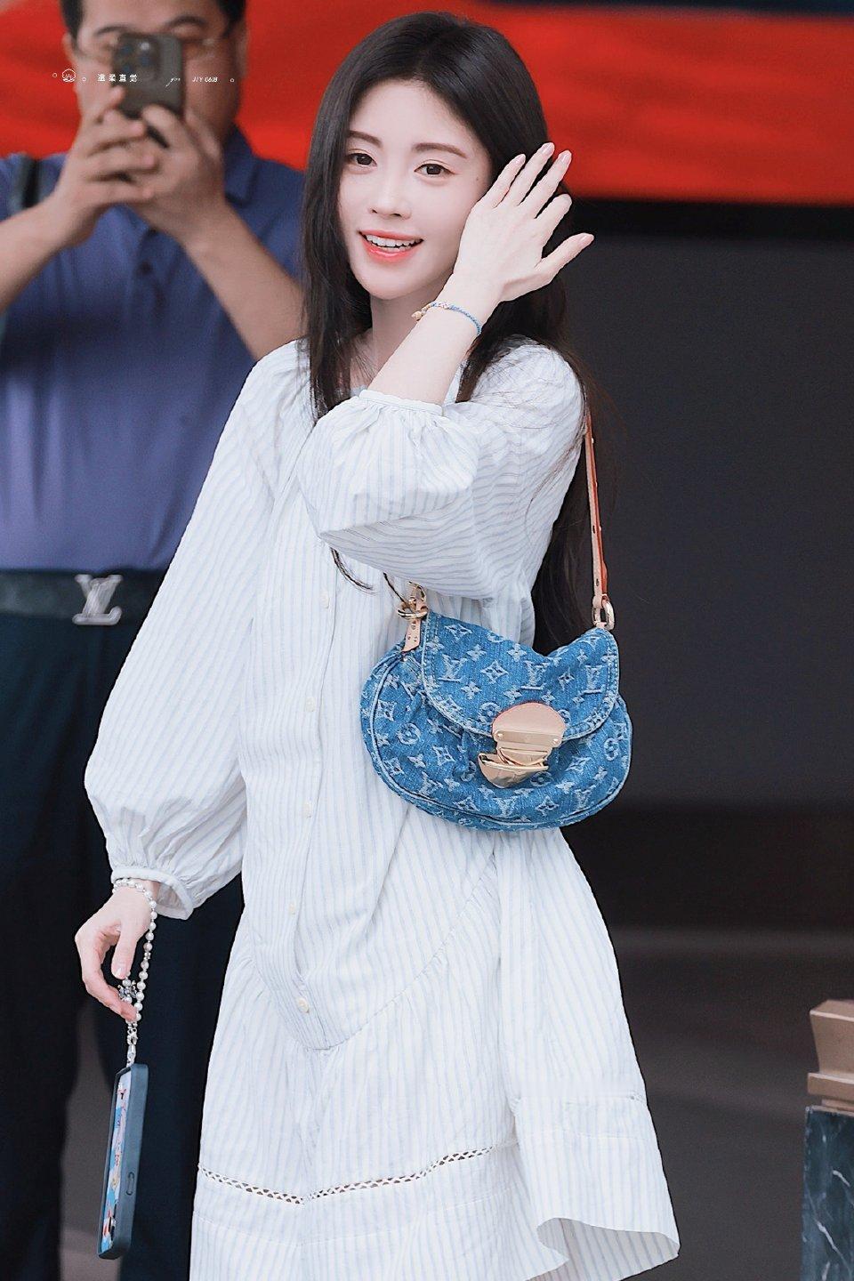 鞠婧祎姜黎非jjy鞠婧祎千香你阳光明媚像一缕小太阳＞O＜