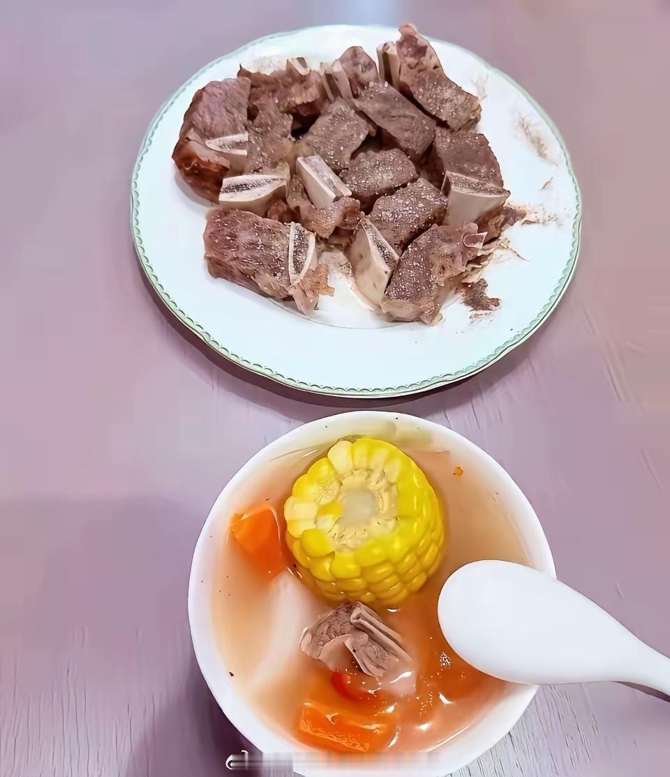 古力娜扎晒出她的晚餐，让我无地自容啊为什么人家明星能瘦下来，因为人家管住嘴迈开腿