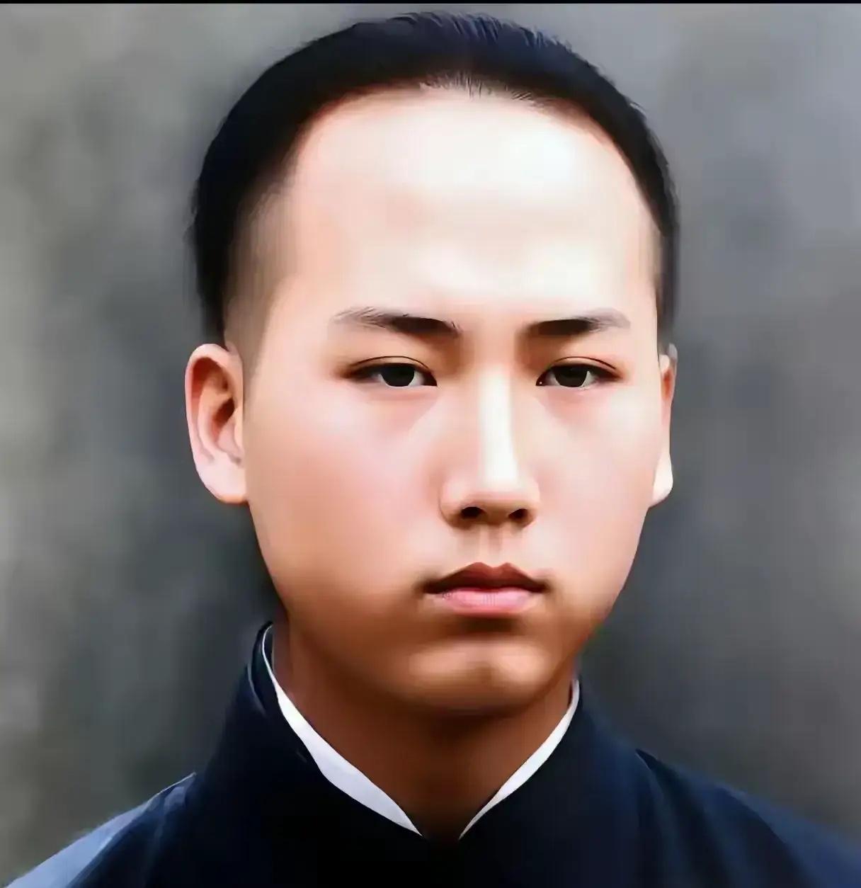 这是我们值得叩拜的三位伟人，都看看吧，这三拜，我们拜得值！拜得心甘情愿！拜得心服