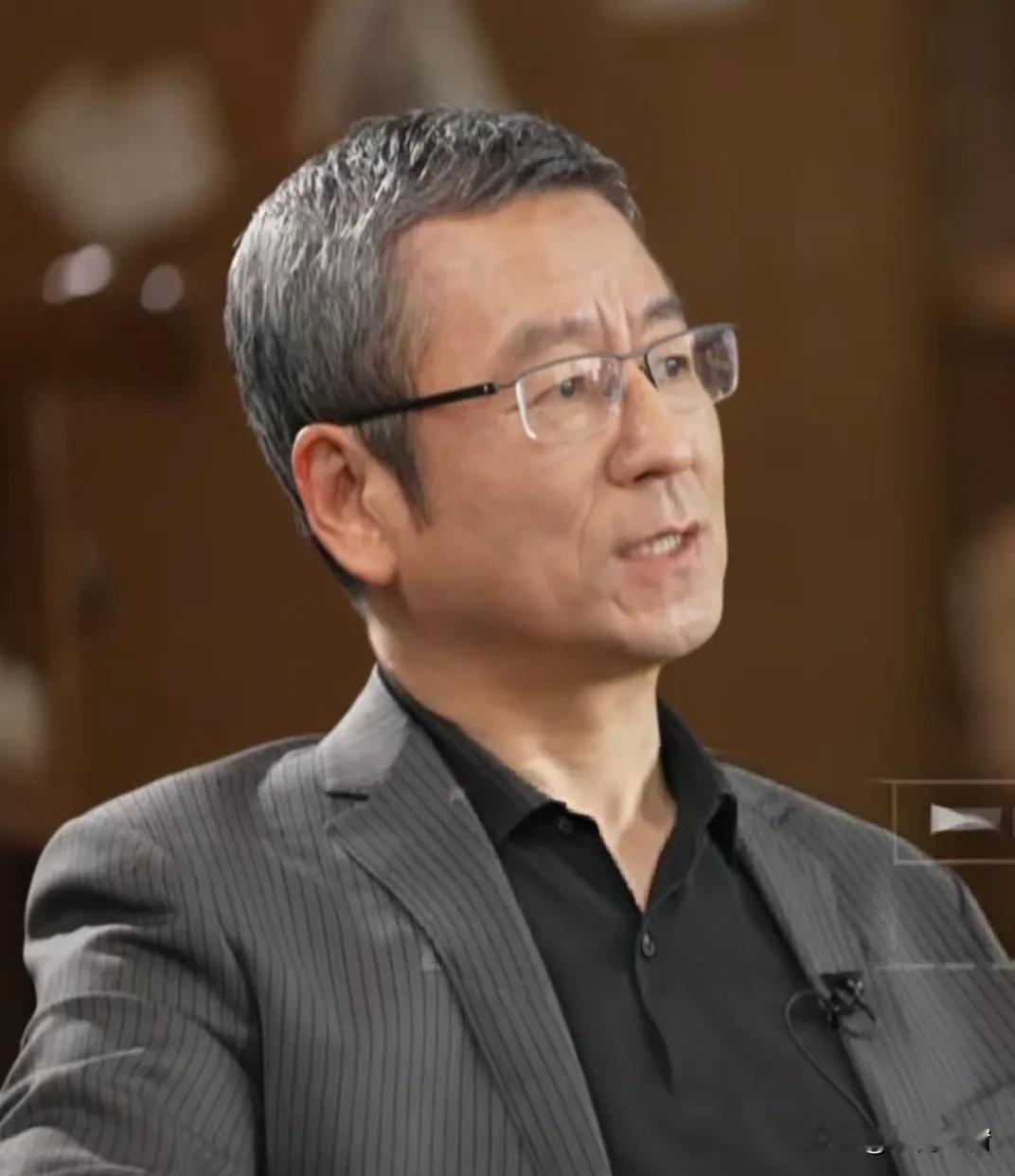 “最快女护士”张水华这事儿被白岩松一评又炸锅了！老白带节奏说让她去工会带医护跑步