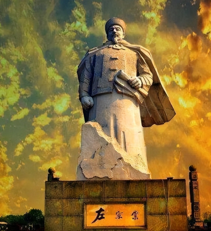 1872年底，西宁的清军大营里，左宗棠摔了茶盏，刘锦棠把最新的密报递上来，说马桂