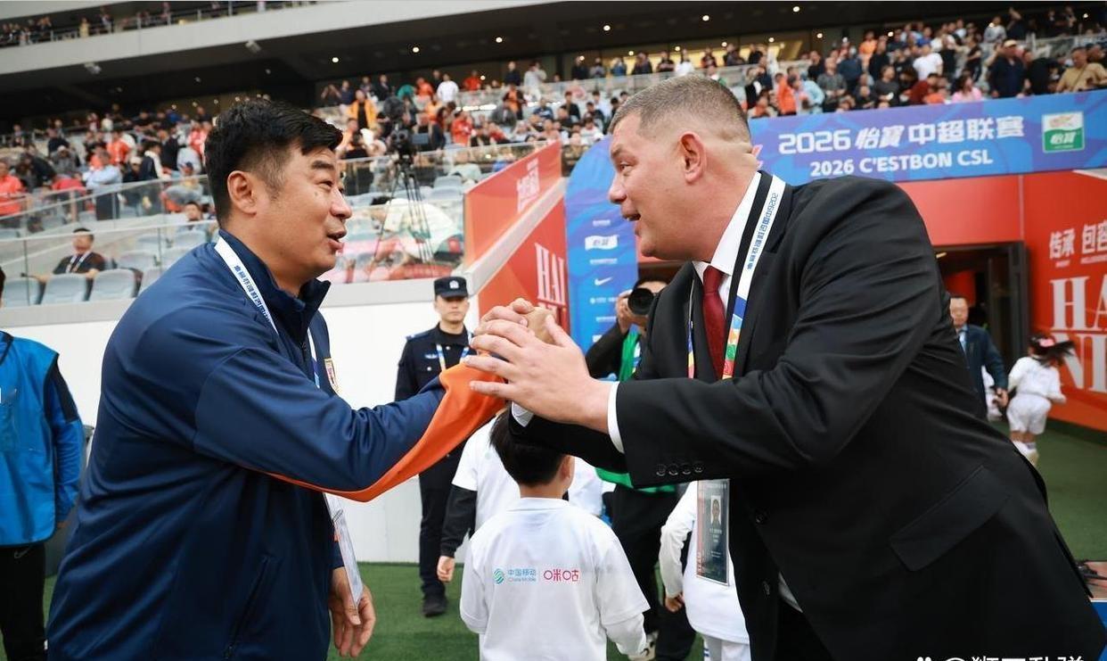 内忧外患，还没有钱，神仙来了也难办。惨败青岛海牛，泰山队官方账号挤爆了，外部压