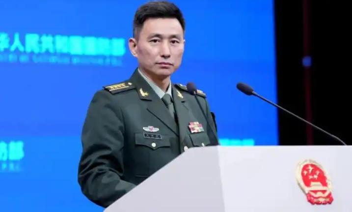 中国国防部向世界通告：解放军全时待战，随时能战，战之必胜！引美西方高度关注。 