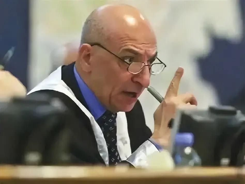 被美国教唆把萨达姆送上绞架的老头，美军一撤，他到底咋样了？2006年11月5