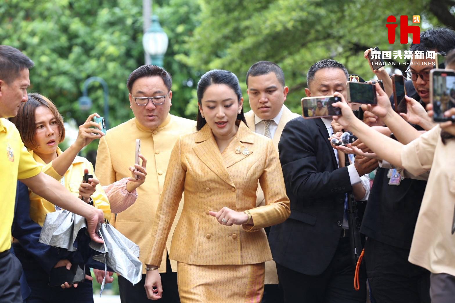 泰国头条新闻社讯7月30日，泰国宪法法院以5票赞成、4票反对的表决结果，通过