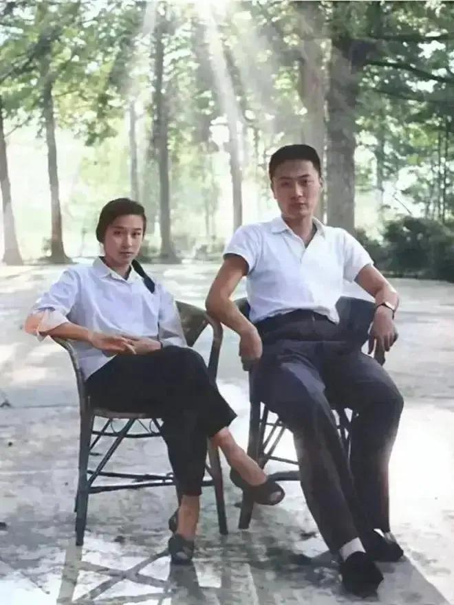 1975年，“虎女配虎子”，粟裕大将女儿粟惠宁与陈毅元帅儿子陈鲁喜结连理，这是他