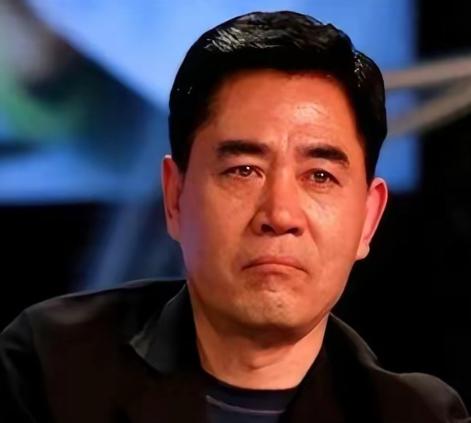 戏骨陈宝国歇了三年，根本不是享清福，硬是被自家儿子愁得不知道怎么办,他儿子陈月末