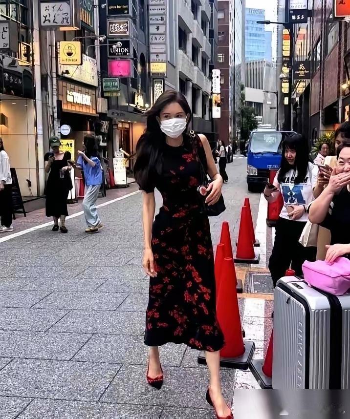 天哪，林志玲怎么垮成这样了？