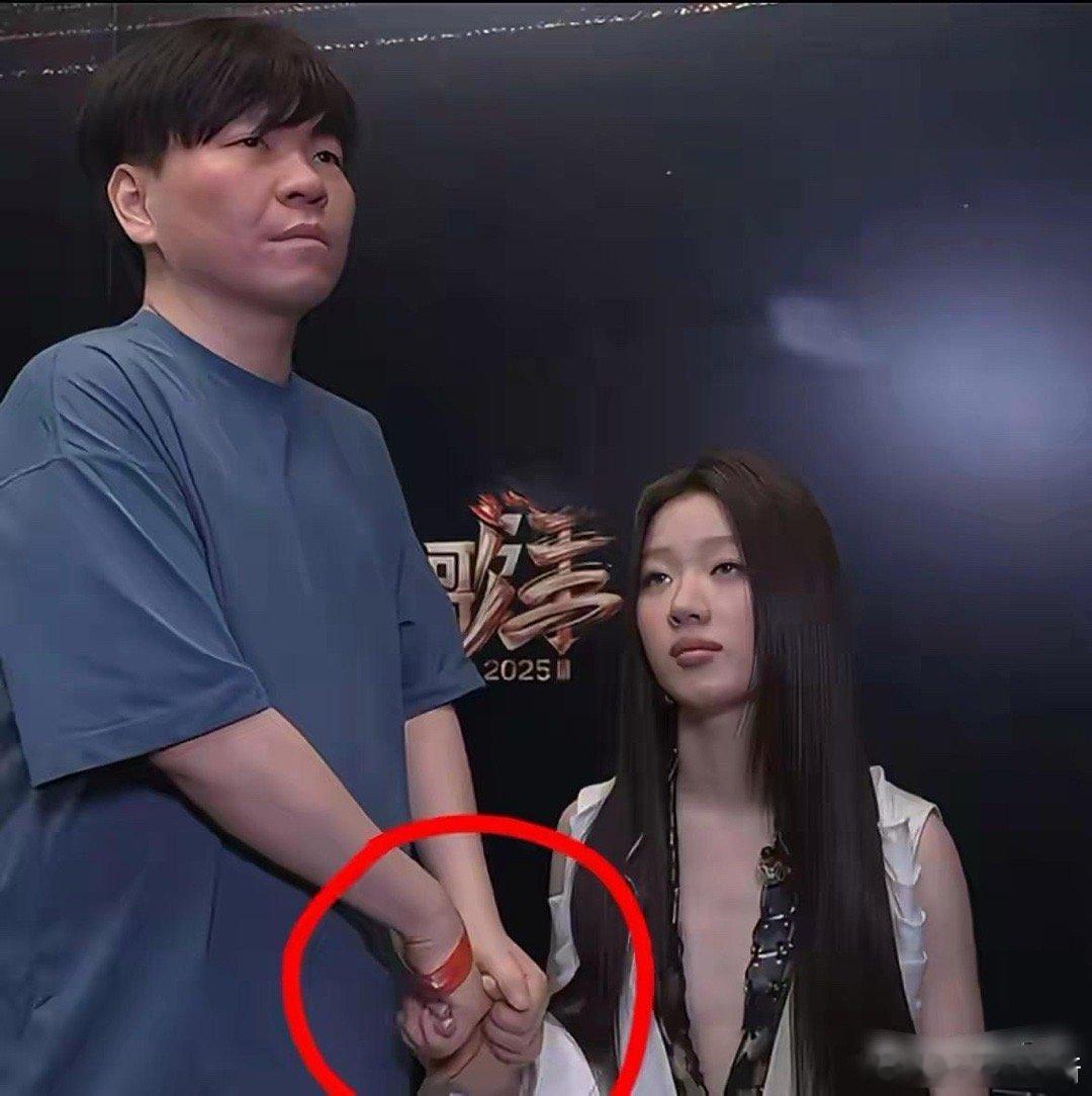 常石磊虽然未婚但他跟单依纯不可能因为他想找老婆太容易了，看他跟单依纯的相处就会感