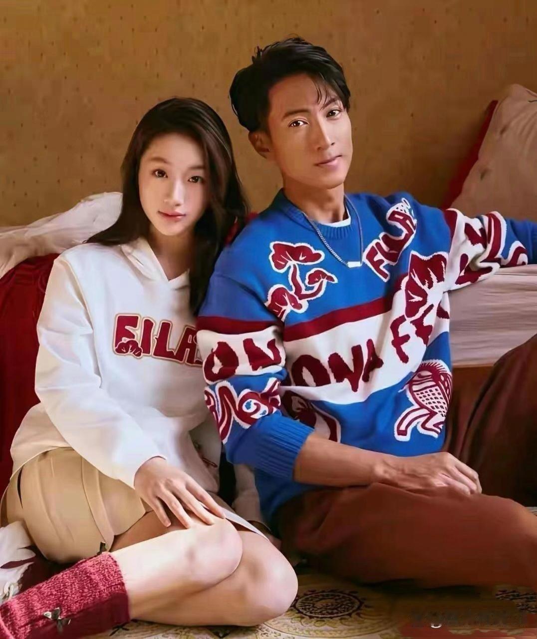吴尊带15岁女儿拍杂志，父女俩颜值都很高，吴尊保养得年轻帅气，女儿长得漂亮，个子也高挑。不少网友看照