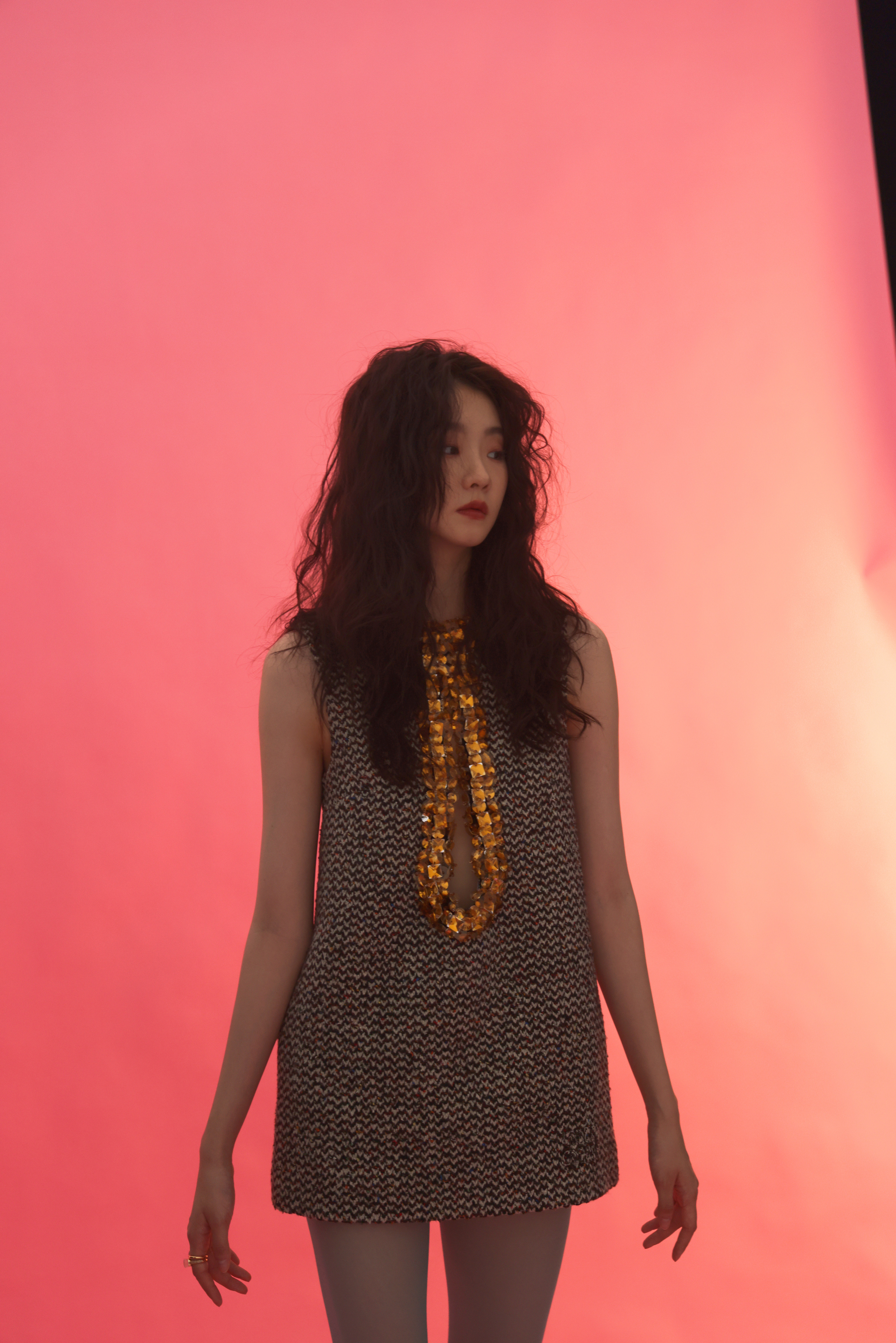 张艺凡《新视线Wonderland.》封面写真大片这是什么丝？也太涩了吧！