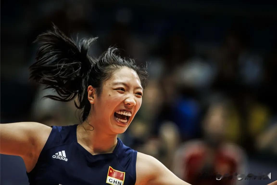 随笔。中国女排要想亚锦赛夺冠。第一，李盈莹，吴梦洁两主攻缺一不可