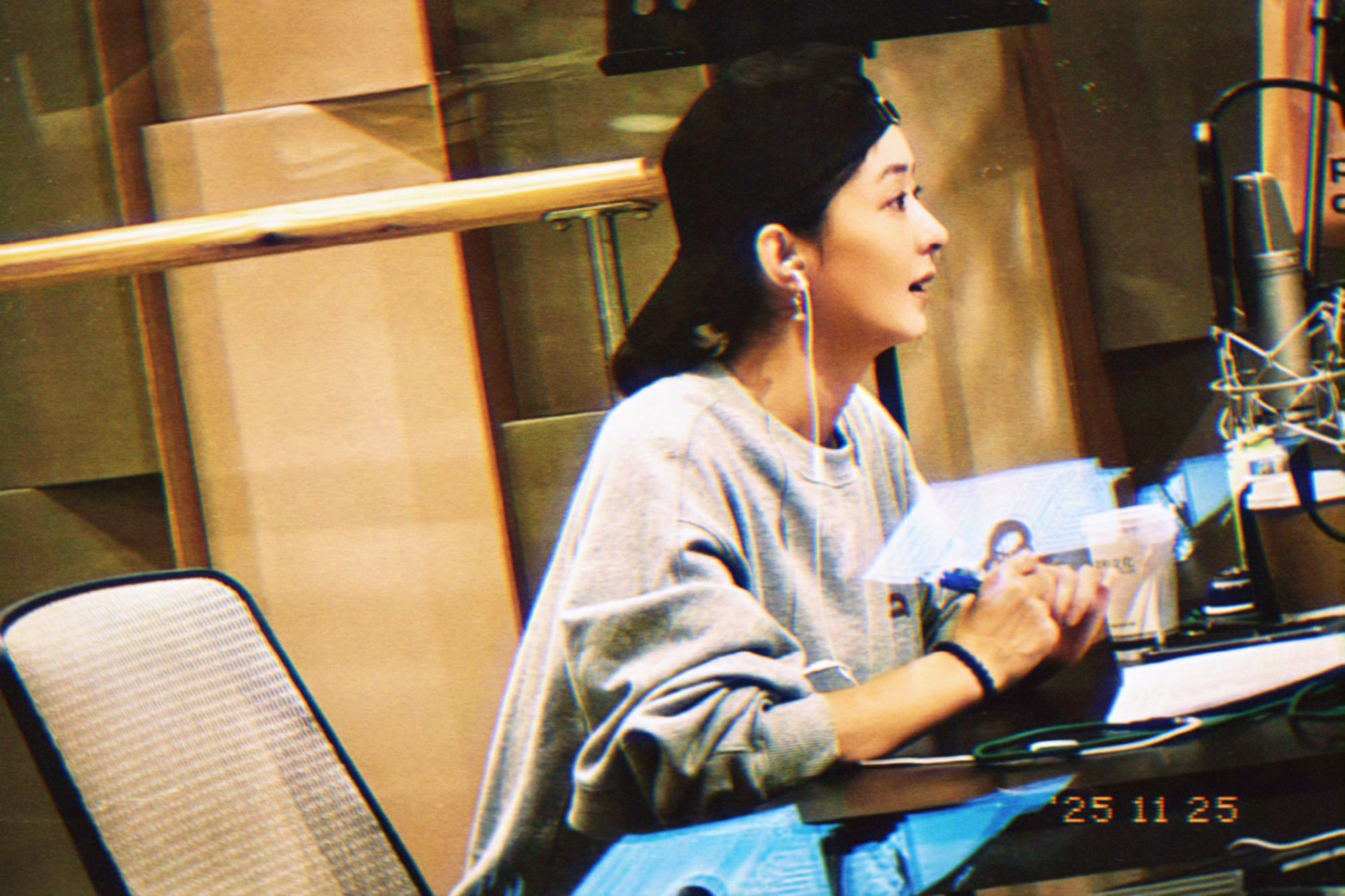 赵丽颖工作室全员保密局，捂嘴怪来的，明明那么多物料就吊着丽粉，当你天天无聊看着日