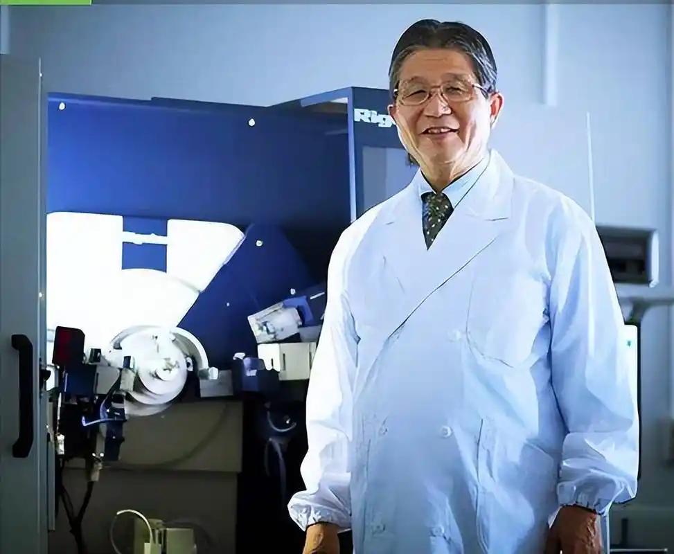 日本要气死了！日本顶尖科学家藤岛昭，竟带着他们的机密技术，连夜组团投奔中国，他还