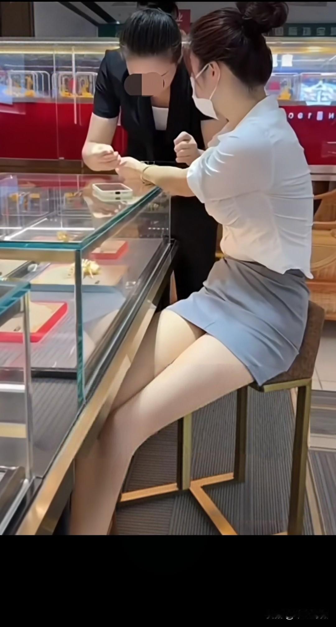 实在是不明白，当代父母的教育理念提高了，教师的学历水平提高了，为什么升学率却下降