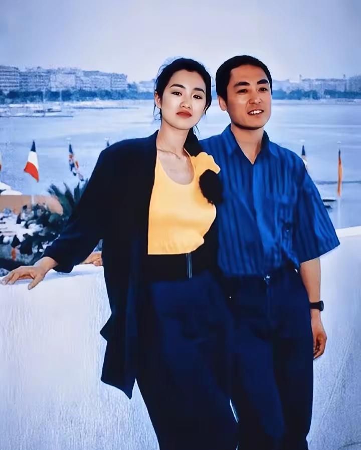 33年后，他们没在同一个红毯相遇，却证明了另一种顶峰。1990年戛纳，25岁的