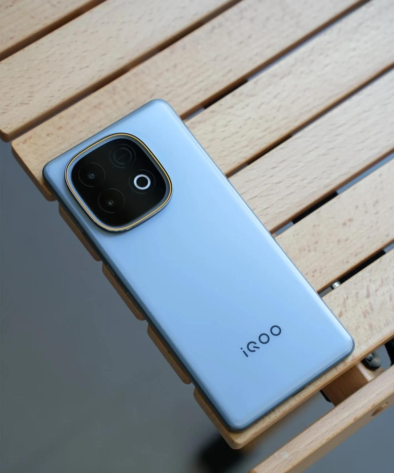 【iQOOZ10Turbo+真机图赏】iQOOZ10Turbo+的数据