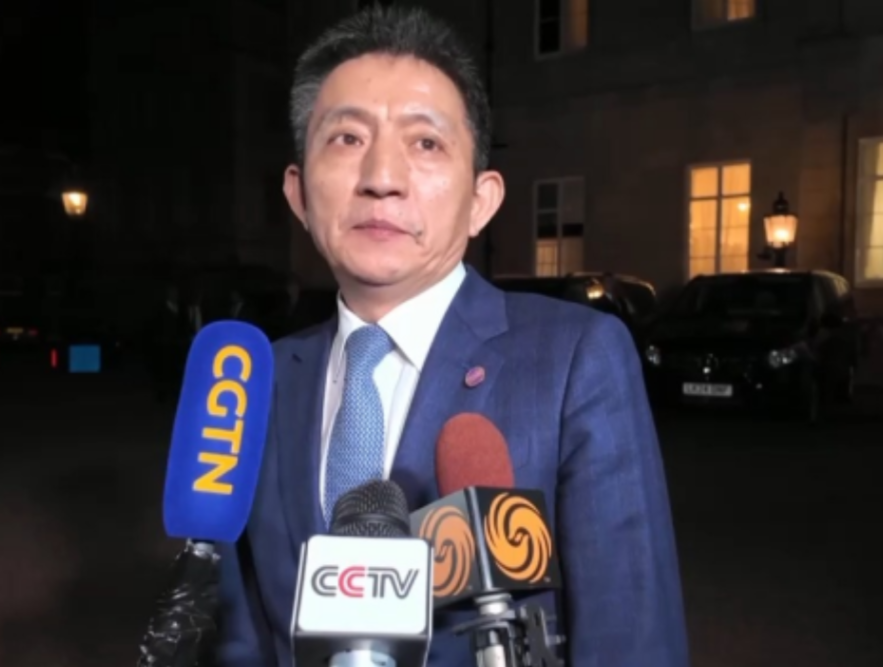 “每一个国家的谈判代表都应该学习中国的李成钢！”2025年10月16日报道，在美