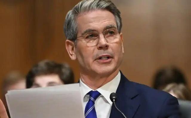 大豆订单落地，美农松口气，全球粮价稳住了2025年12月1号，第一批美国大豆