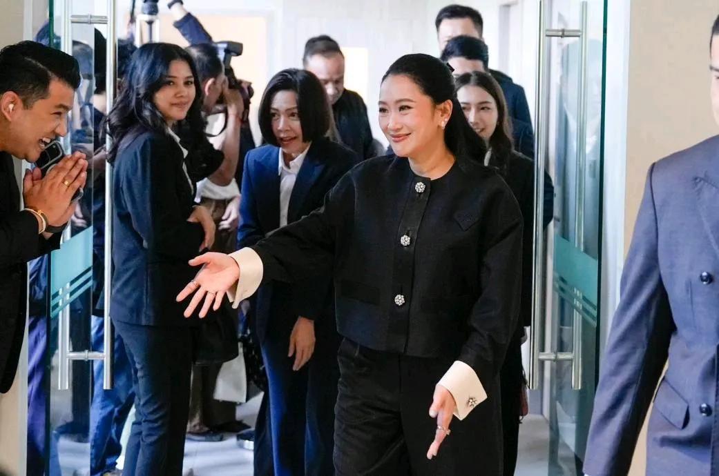 佩服了！都以为他信家族走了背字，寂然离场，现在明牌了，人家并没气馁，而是在不利