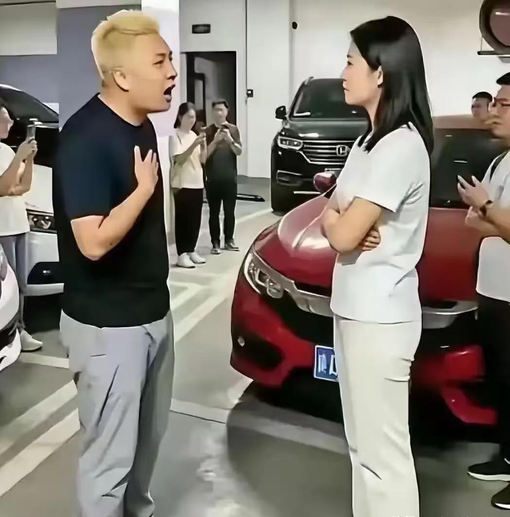 长沙霸占车位那位彭副处长被停职之后，事情不但没消停，反而越扒越深。她个人履历、工