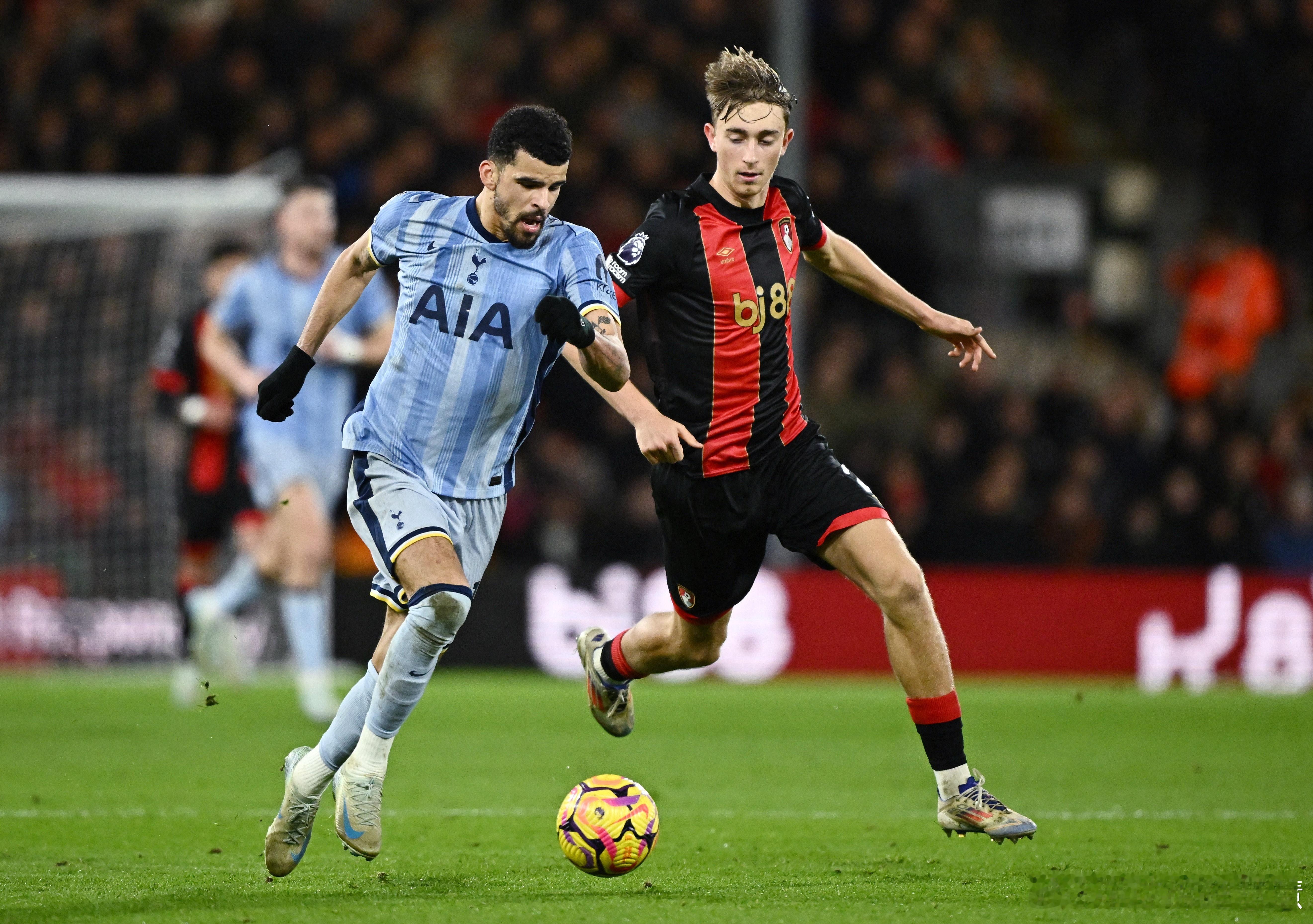 周六看法英超025伯恩茅斯vs利物浦主流机构初盘开出利物浦客让半球，初始水位