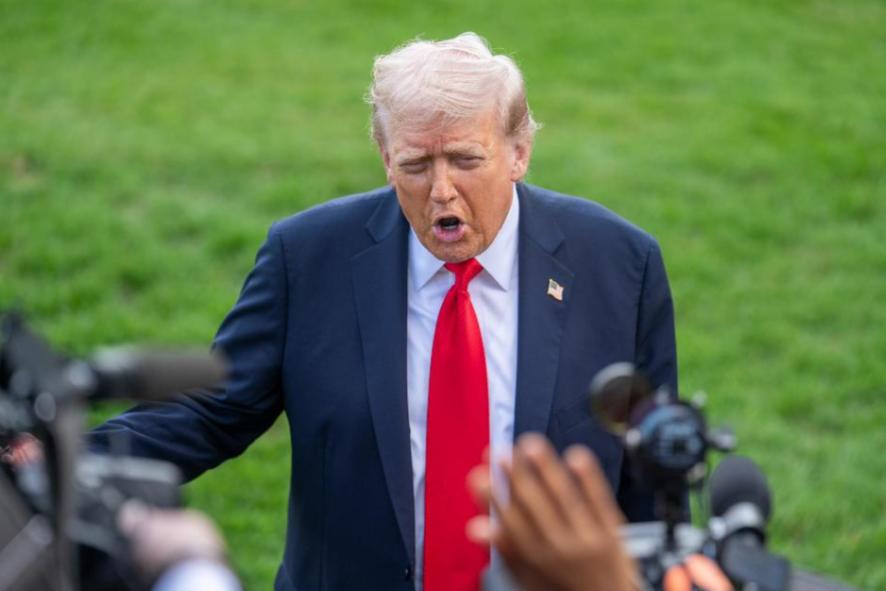 美国主动喊话中国，当地时间4月17日，特朗普公开表示：出访中国期间将会是特别