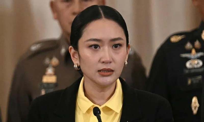 佩通坦登门向泰国陆军司令本辛“负荆请罪”，这几天本辛成了泰国的“红人”——他就是