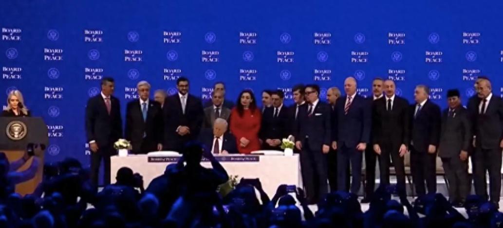 达沃斯变天了，特朗普另起炉灶，18个国家纳了投名状！普京笑着要掏钱，却是用美国的