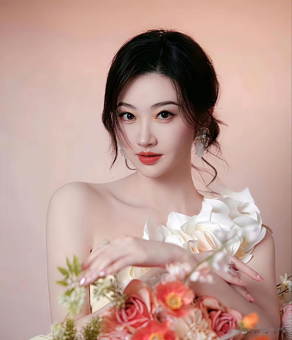 景甜说：“我那时候很年轻，觉得学舞蹈已经是人间极苦，从来没有想到还会有更让人痛彻