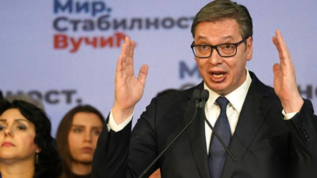 “有些事我不公开说，但这种导弹我们手里的确不少。”武契奇刚撂下这话，北约那边估计