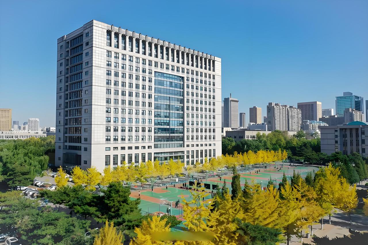 东北大学为什么被降级？不黑不吹，真实原因太现实很多考生和家长都疑惑：老牌985