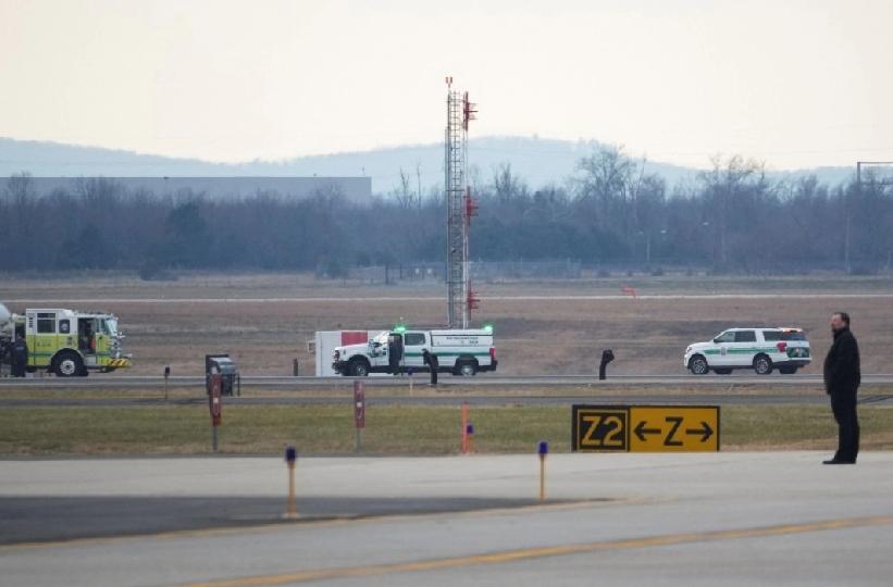 周六（14日），美国联合航空一架客机在华盛顿杜勒斯国际机场（DullesIn