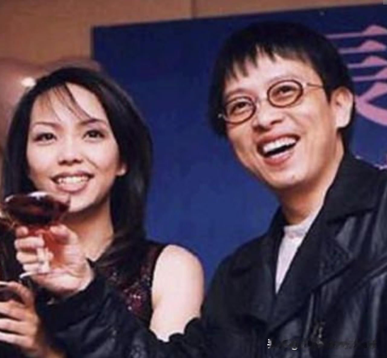 1997年张雨生的葬礼上，公开镜头里最悲伤的原来是张惠妹。甚至让很多人产生“妈妈