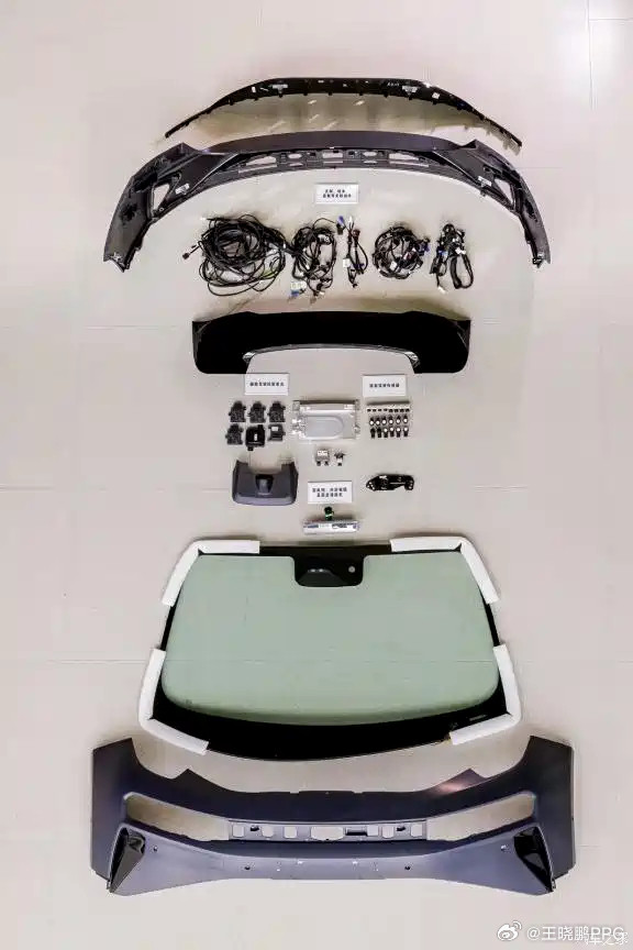 迪修斯之船我还记得智己刘涛说的那句话车子嘛还是铁皮子值钱，芯片，线束想换就换。。