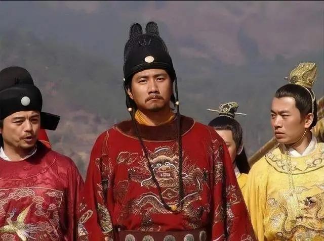 永乐十三年的一个冬夜，锦衣卫指挥使纪纲带着酒走进大牢。他找到一个已经关了五年的老