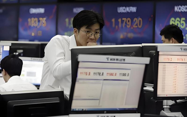 韩国股市用40天时间给全世界上了残酷的一课，牛市里最风光的杠杆玩家，转眼就成了最