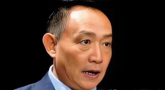 学者卢麒元近日在北京公开发声，他提出一个主张：“立法者每次参与都要政审！”因为最