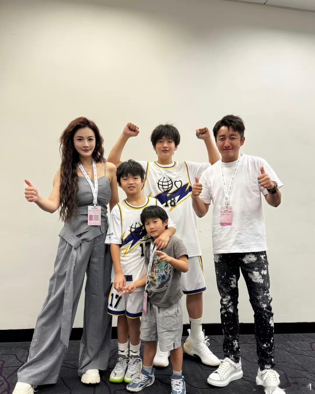 邹市明支棱了一辈子，下半辈子本可以不支棱。我不敢信邹市明要复出打