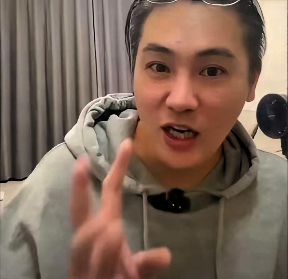 底线，反击，孟贺直播引发的商业与文化思考最近孟贺直播了，跟网友互动，网友劝他谦