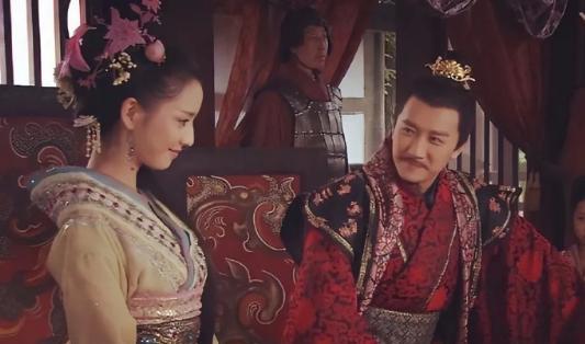 公元前52年，太子刘奭去拜见皇后。皇后准备了五个宫女，让他挑一个侍寝。刘奭无奈，