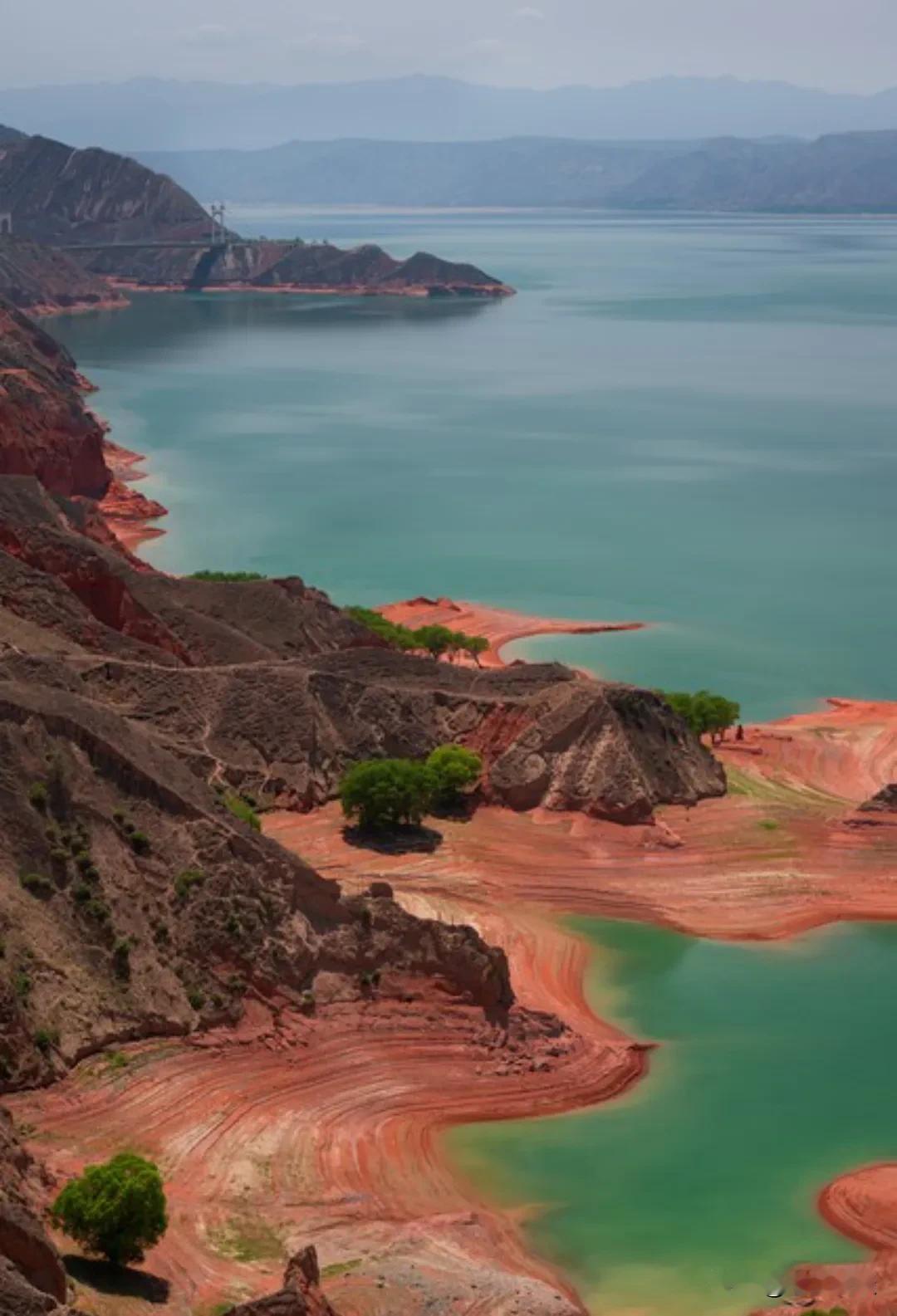 很有道理的一段话：“尽量不要让别人知道你的状态，无论你的状态是好还是坏。因为，好