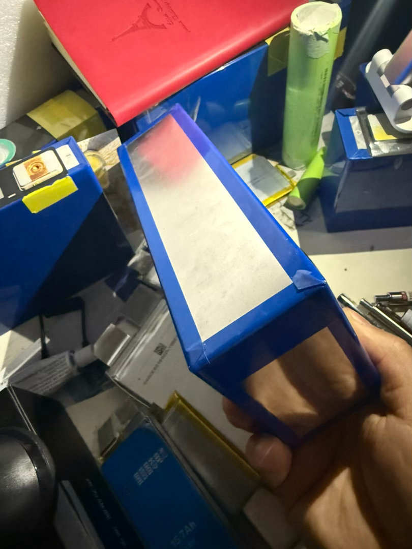 小米电芯倒置技术是小米自身所创立，要说和电芯厂家有关系，那也是另一家，所以也看得