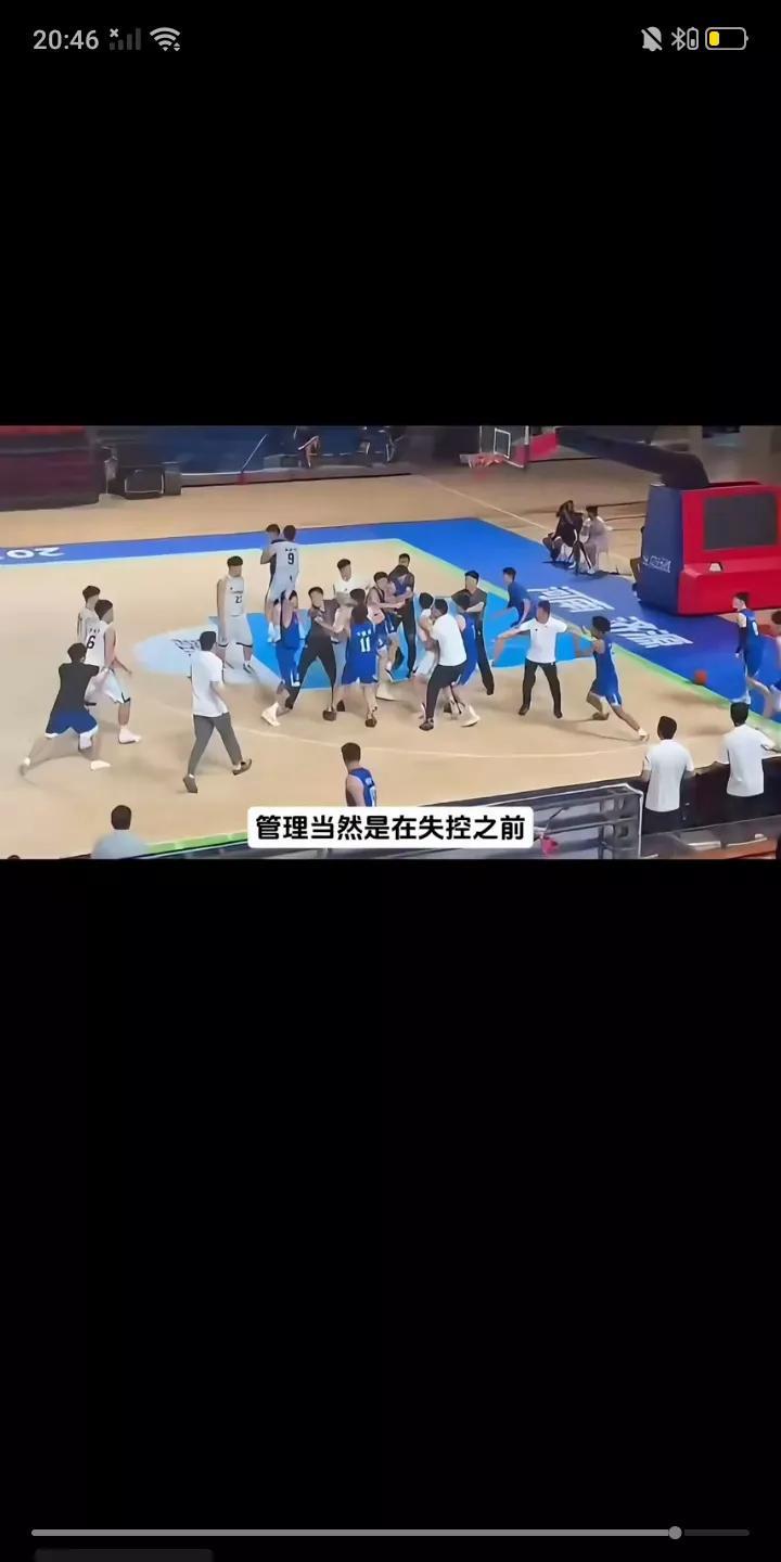 近日辽宁自媒体人贾队长与小舅子连麦，二人针对这次辽青和山东青年队在场上